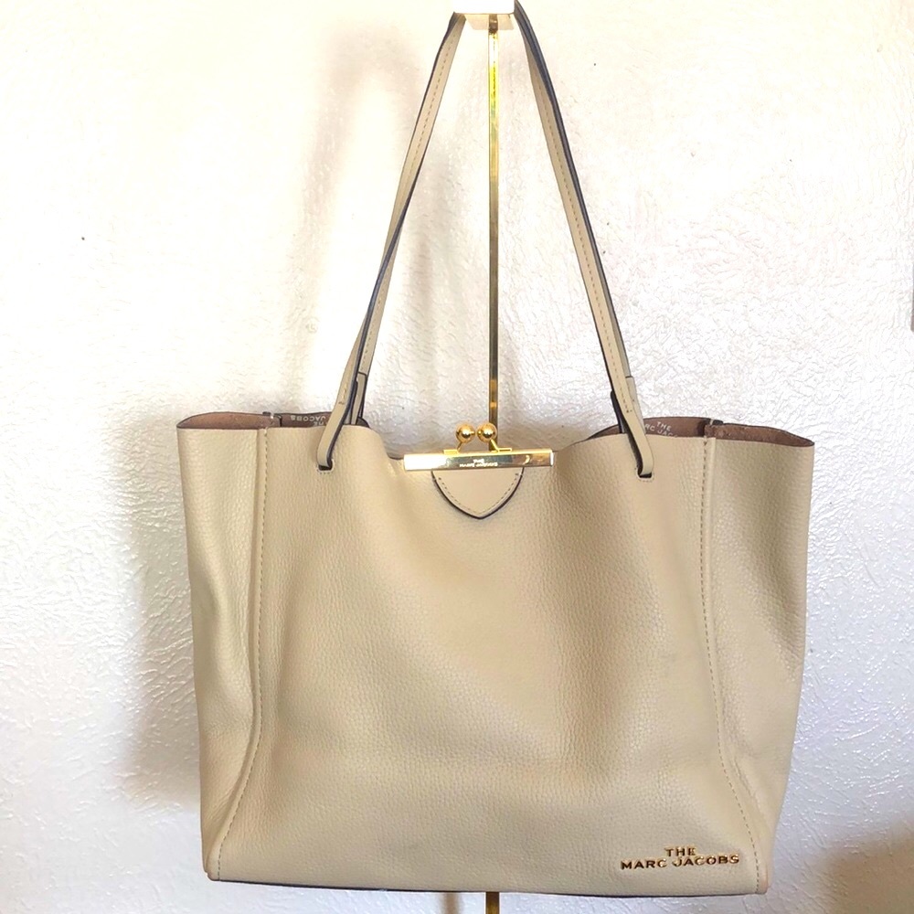Marc Jacobs Cream Tote Bag Classic Structured Design